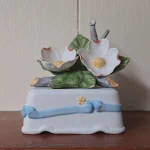 Floral Lefton China Musical Gardenias.